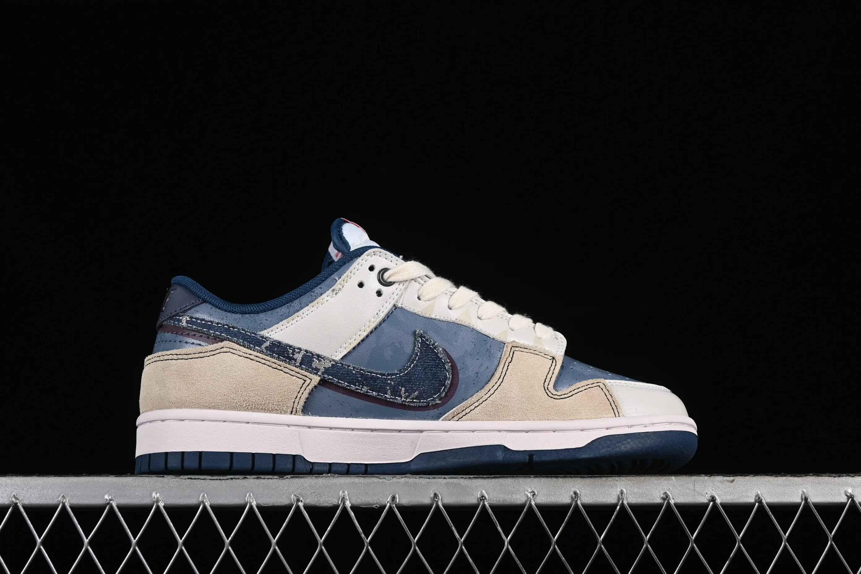 All Categories Nk SB Dunk Series Nk SB Dunk Low Low-top sneakers Nk Dunk Low Panda Prank Wave Fisherman-Fishing in the Lake Blue Brown Low-top casual sneakers DD1391-400